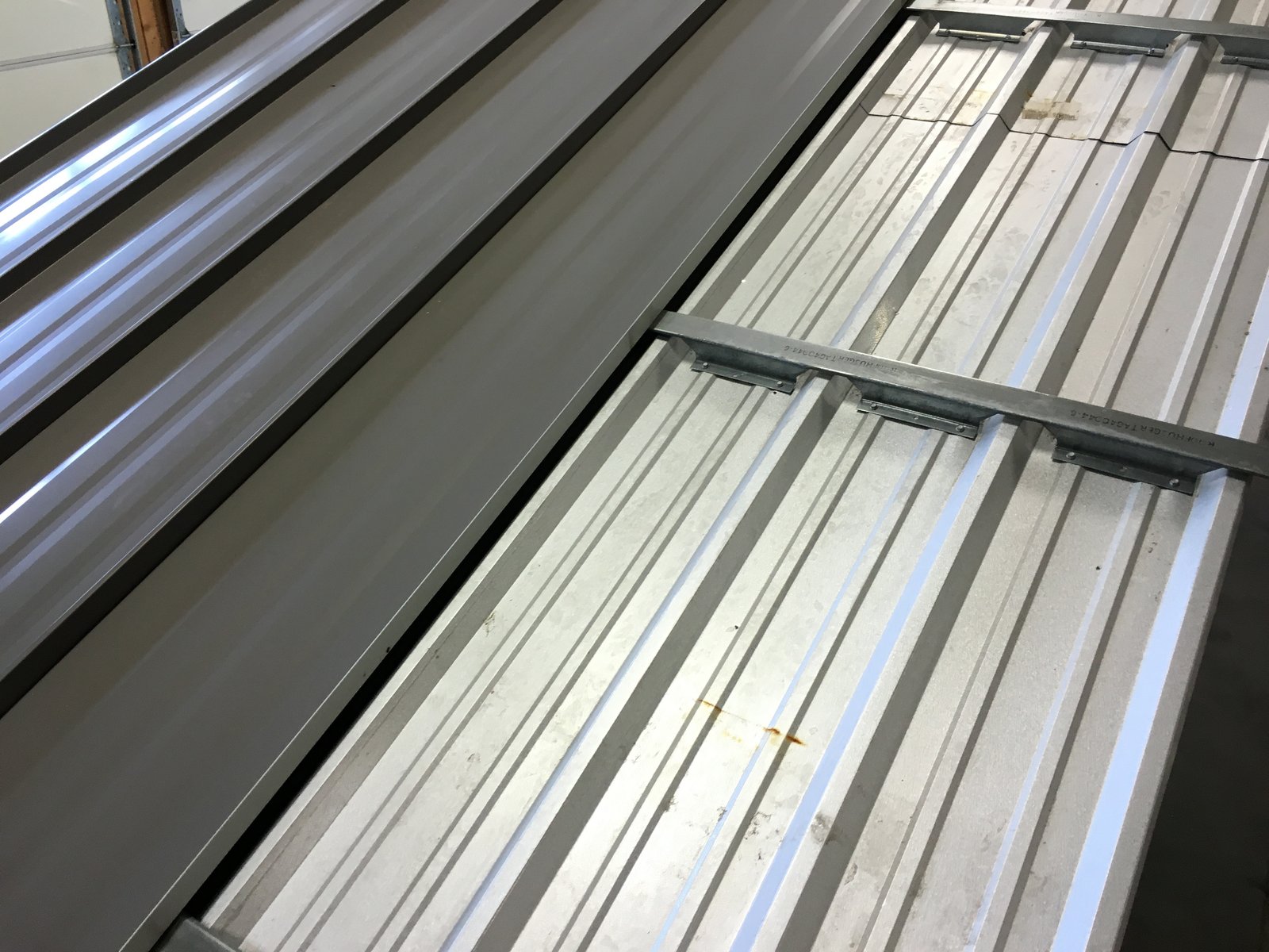 What is Roof Hugger?